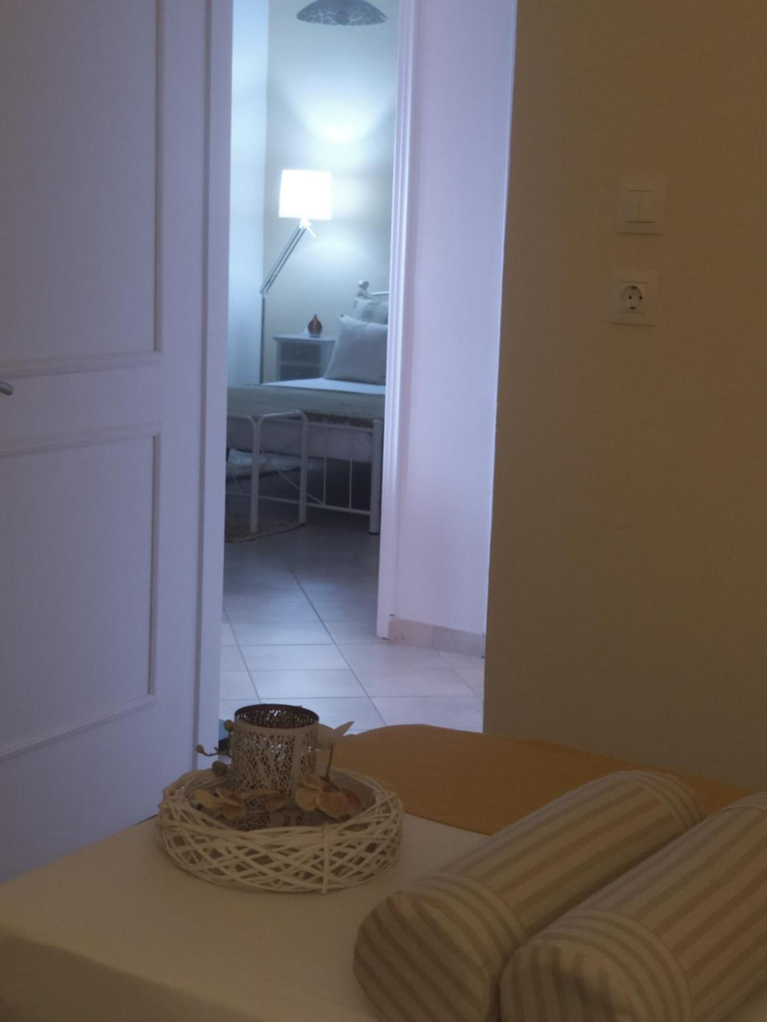 Roza'S Home And Studios Benitses  Rom bilde